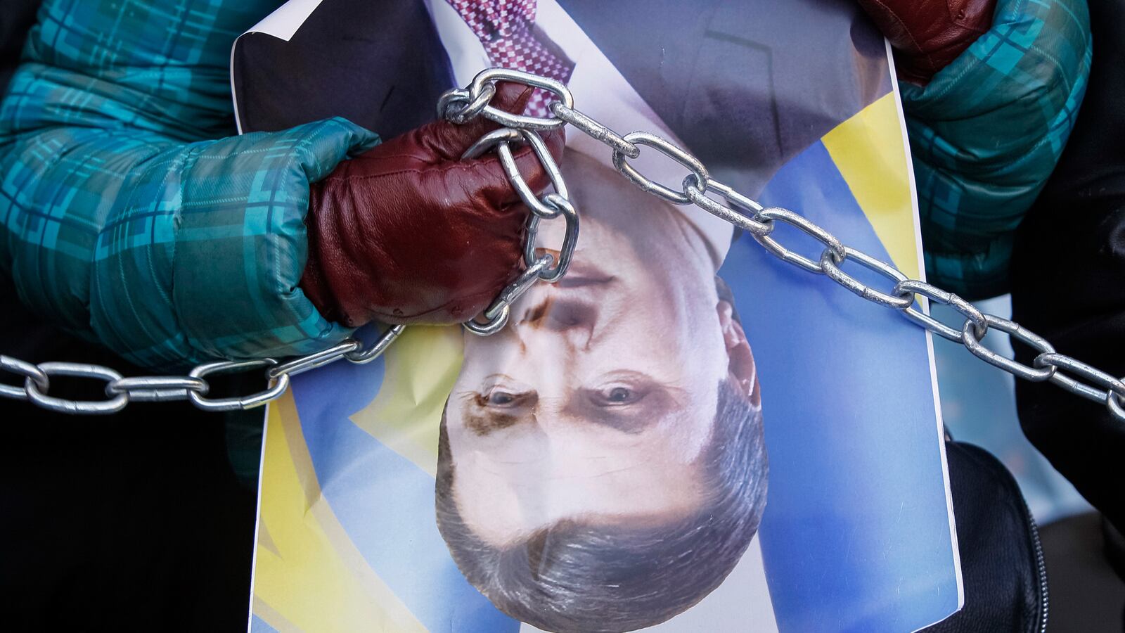 cheats/2014/02/22/ukraine-president-flees-kiev/140103-maheshwari-revolution-tease_erebsb