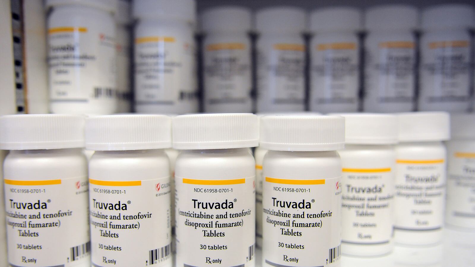 articles/2014/04/09/analysis-of-first-two-months-of-obamacare-shows-enrollees-sicker-than-average/140408-appleby-aids_nvzglq