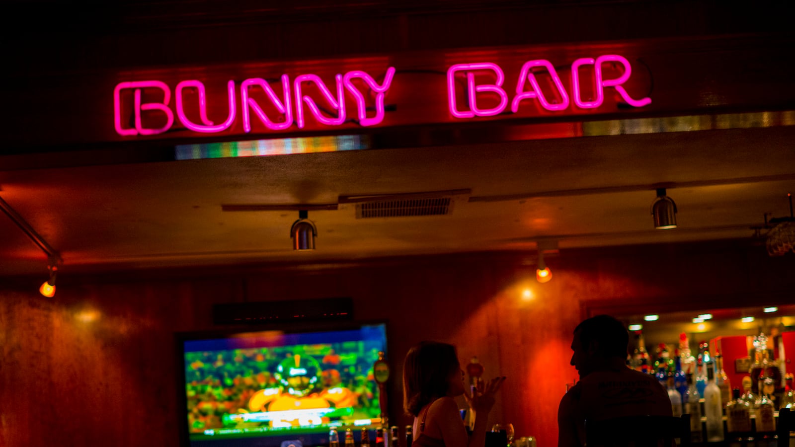 articles/2015/10/15/inside-lamar-odom-s-infamous-brothel-home-of-viagra-parties-and-hookers-for-hillary/151014-stern-bunny-ranch-tease_aabgnh