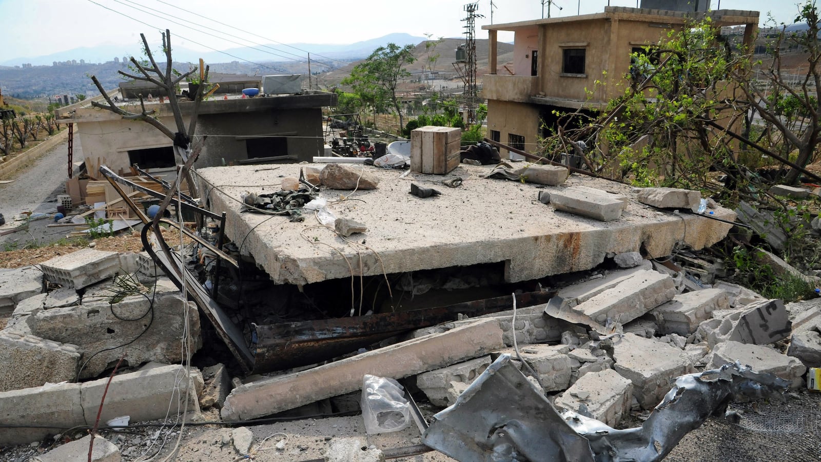 articles/2013/05/06/israel-s-red-line-crossed-u-s-tacitly-backs-ally-s-strikes-in-syria/130505-israel-syria-red-line-lake-tease_vx9ayf