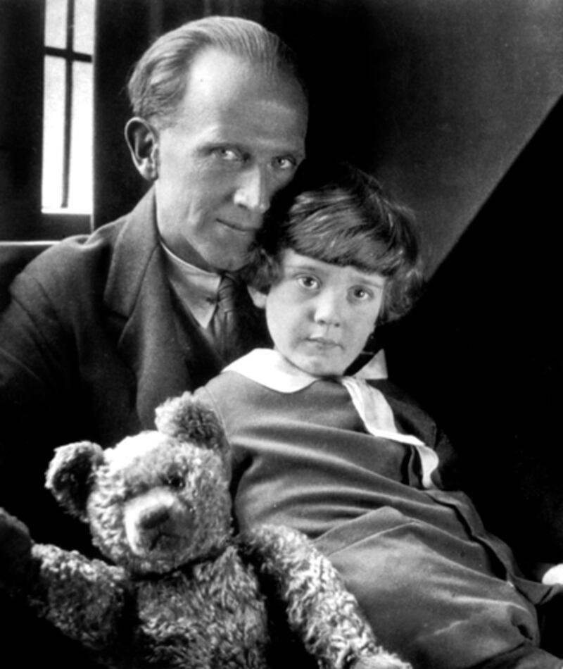 galleries/2011/09/17/new-beatrix-potter-by-emma-thompson-and-other-literary-sequels/winnie-the-pooh-a-a-milne-literary-sequels_fzmamj