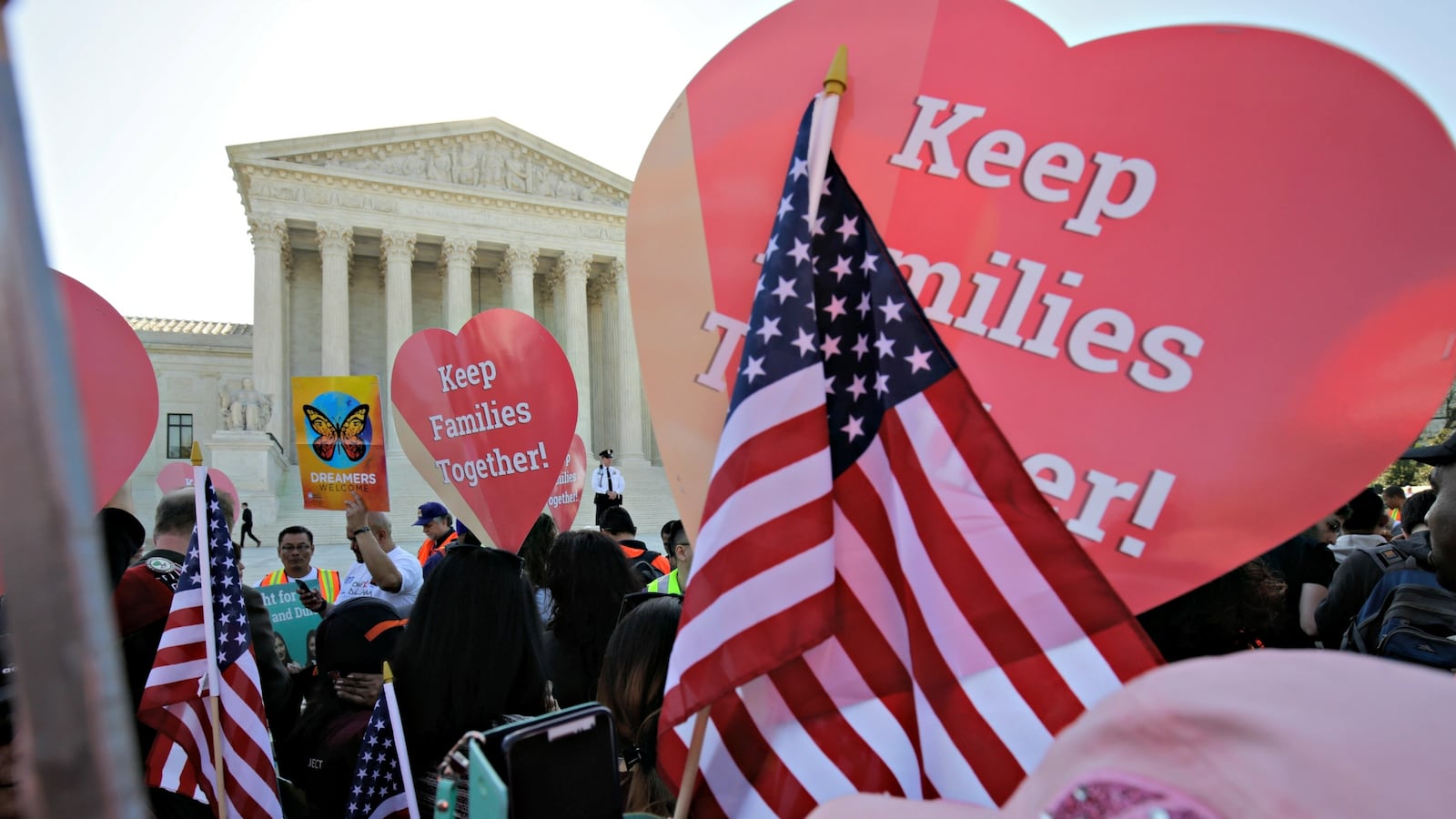 cheats/2016/04/18/scotus-seems-split-on-obama-immigration-plan/160418-SCOTUS-immigration-cheat_yvxvgy