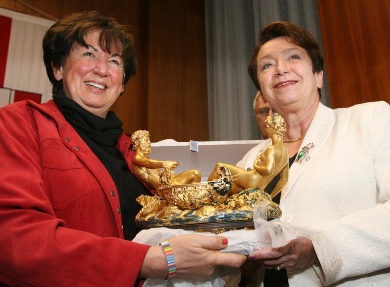 galleries/2014/02/07/the-monument-s-men-s-finest-nazi-looted-art-recoveries-michelangelo-da-vinci-vermeer-and-more-photos/gal-monuments-men-saliera_dlvlzm