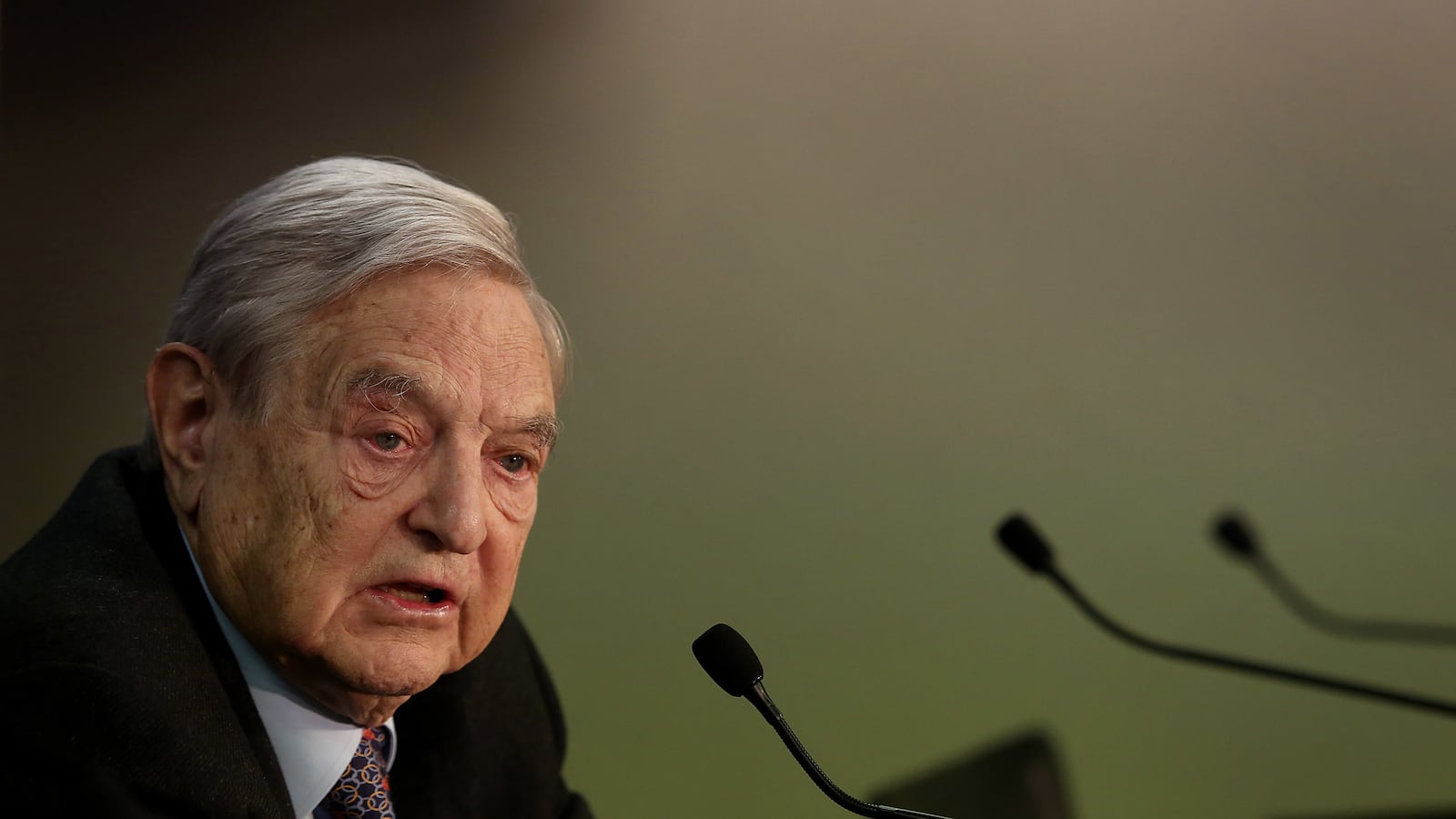 articles/2013/01/25/davos-world-economic-forum-george-soros-issues-euro-warning/130125-gross-soros-davos-tease-embed_n1d8fr