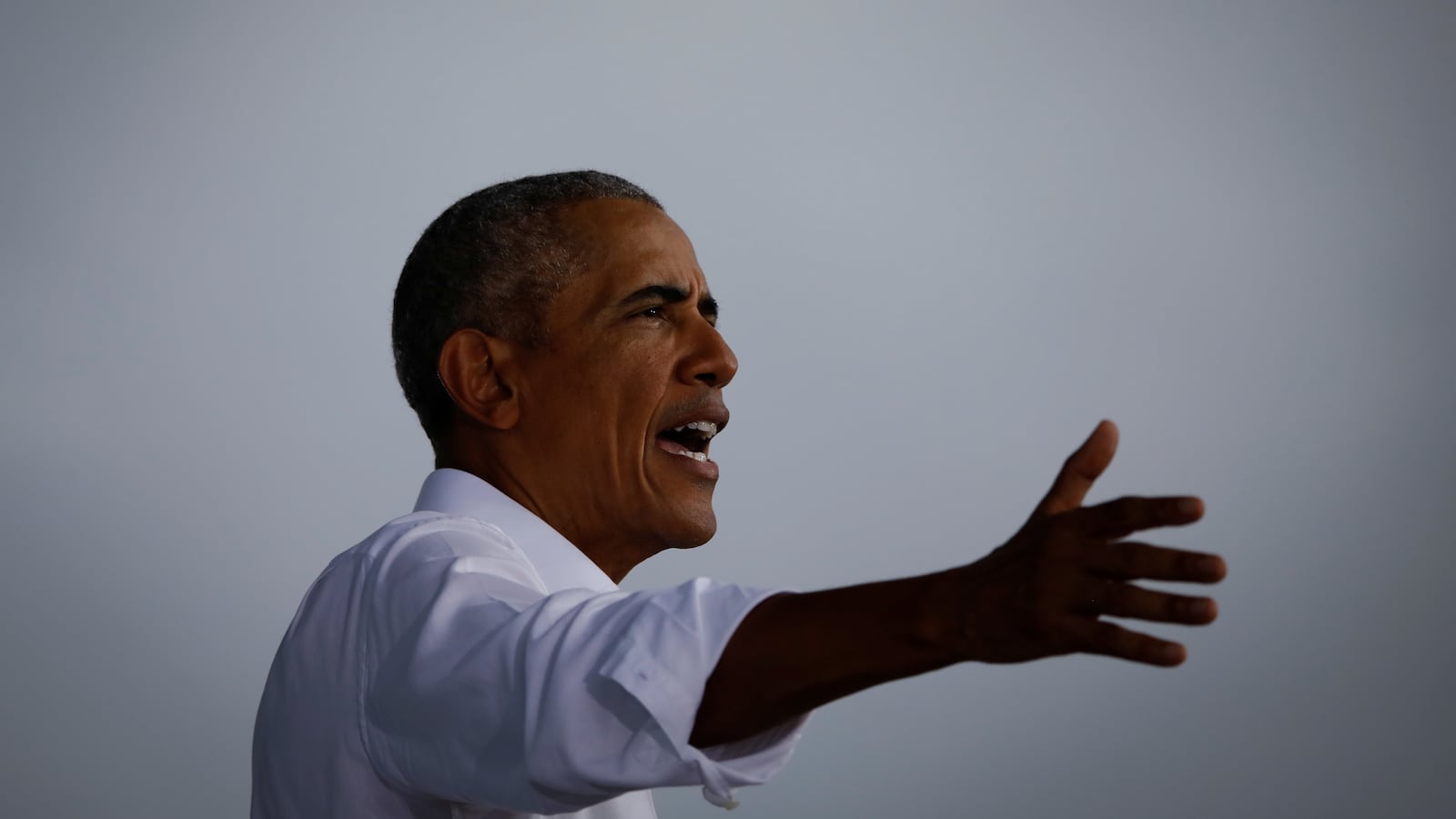 2020-10-24T212023Z_589291234_RC29PJ9CJZ55_RTRMADP_3_USA-ELECTION-OBAMA_vasxdd