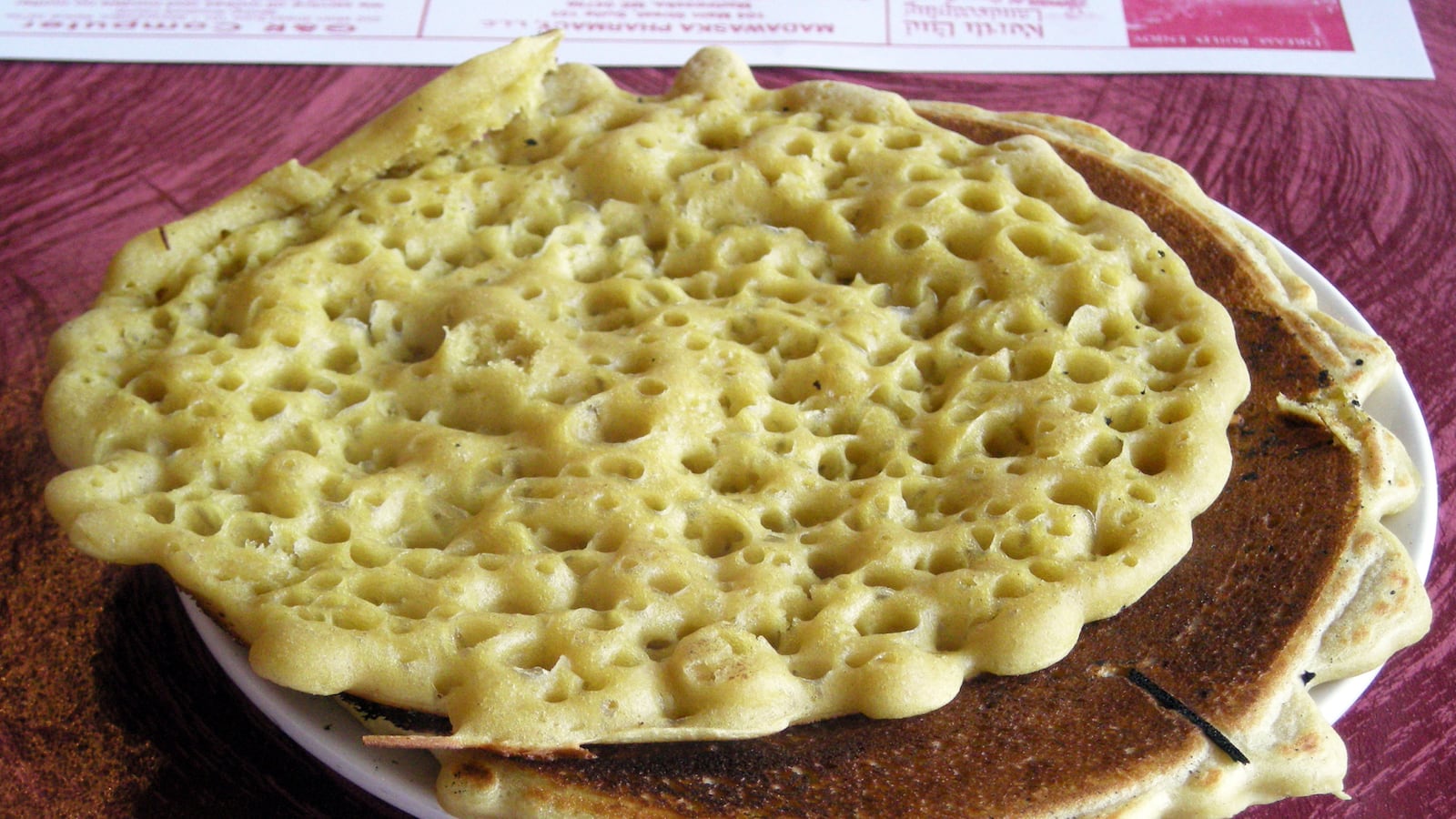 articles/2014/07/06/on-the-canadian-border-it-s-pancakes-for-every-meal/140704-mstern-roadfood-pancakes-tease_ktw0xb