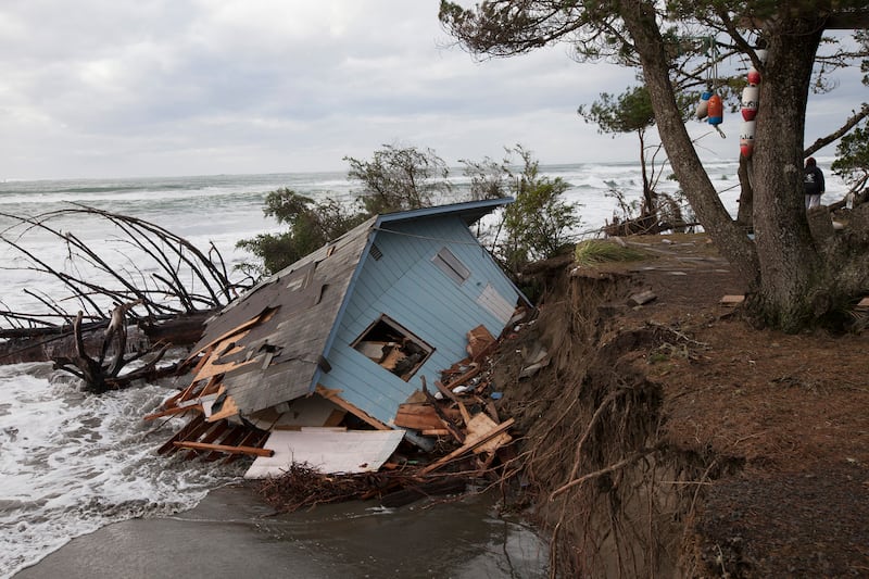 galleries/2014/12/12/pineapple-express-slams-california-photos/141212-cali-storm-02_rmenwf