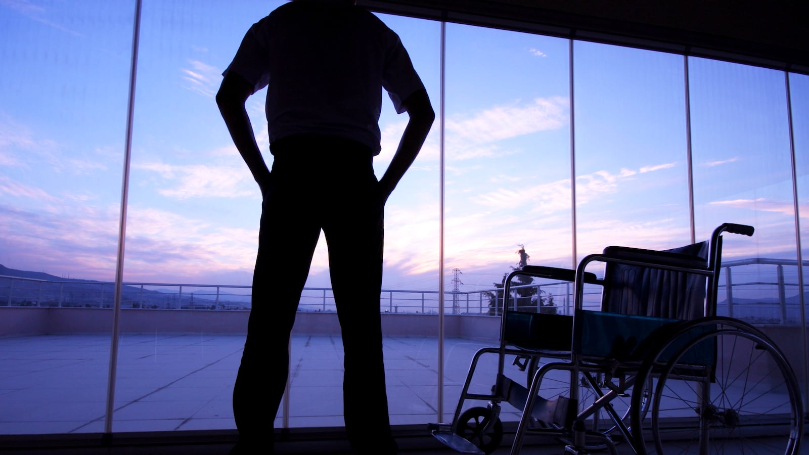 articles/2014/04/10/electric-stimulation-and-rigorous-physical-therapy-show-promise-for-paralysis-patients/140409-veeravagu-paralysis_lm303y