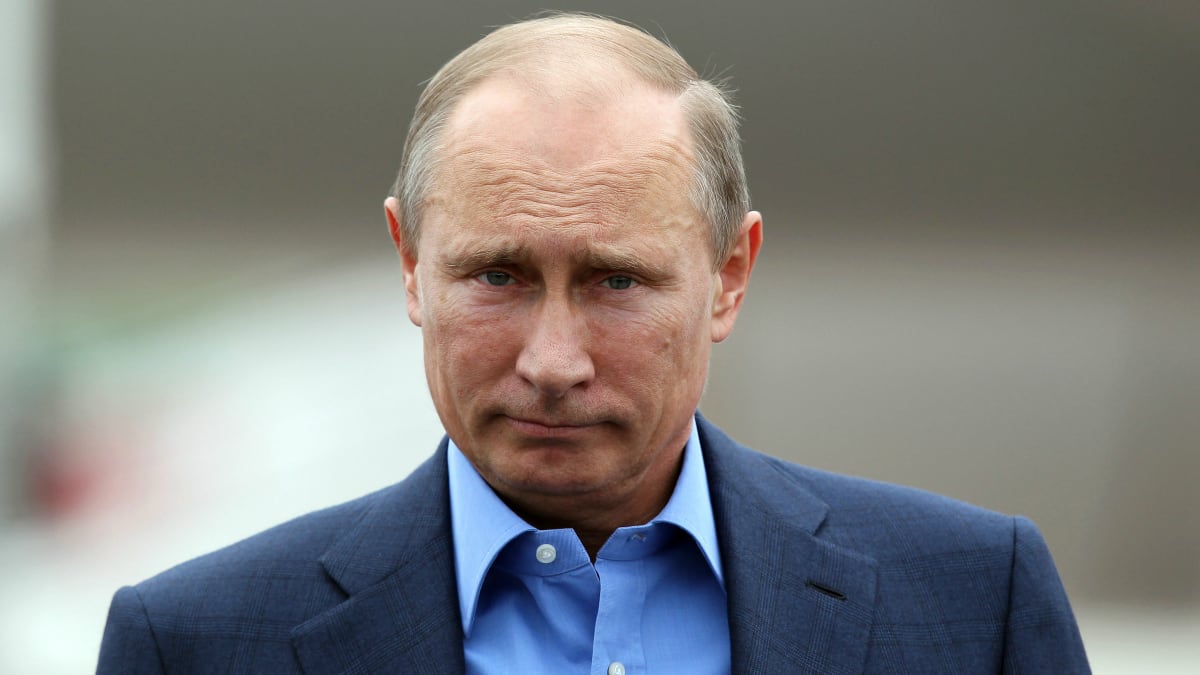 cheats/2013/06/17/putin-denies-stealing-superbowl-ring/putin-denies-stealing-ring-cheat_zrnhv2