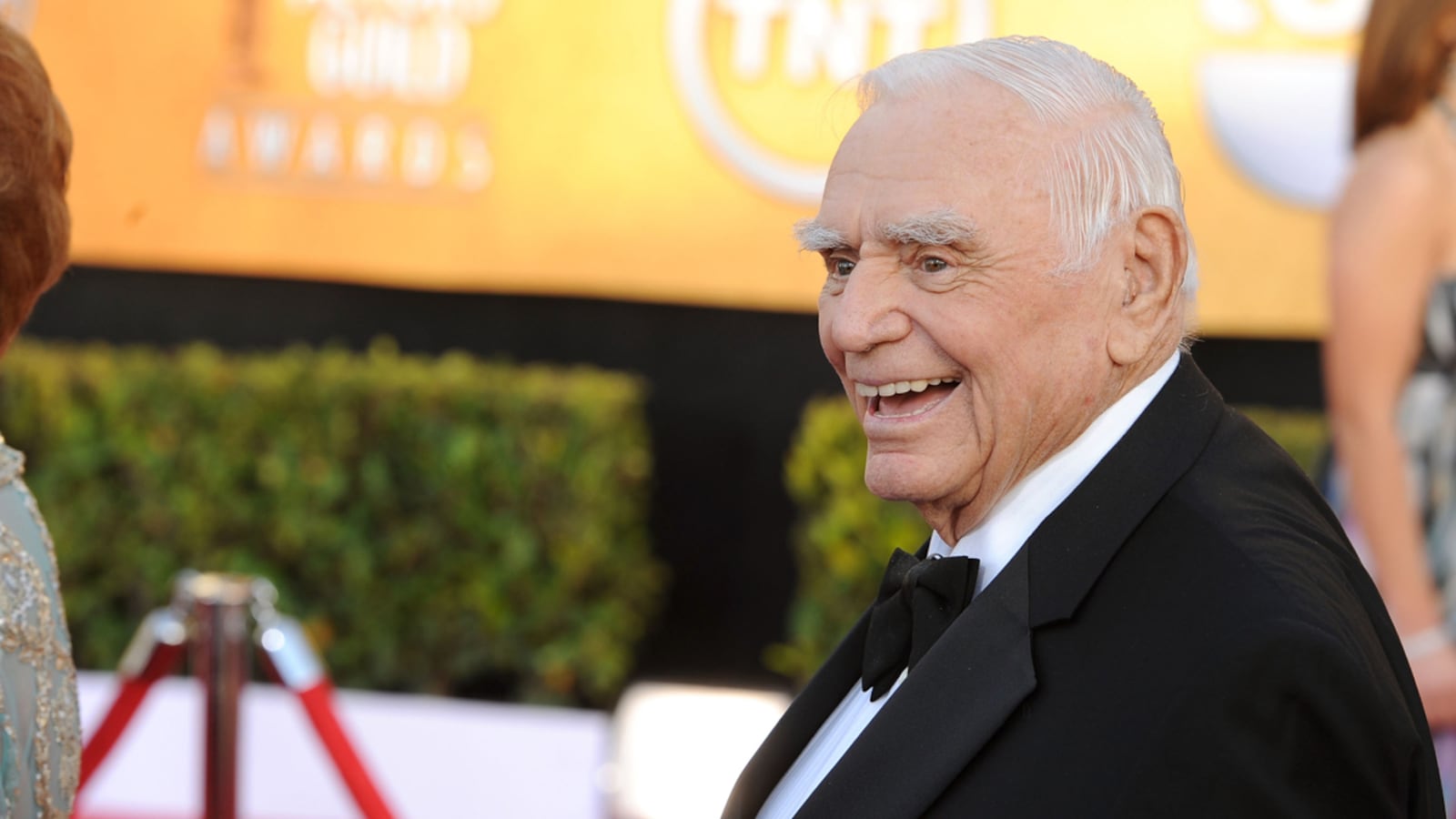 articles/2012/07/08/the-best-of-ernest-borgnine-marty-mchale-s-navy-more-video/ernest-borgnine-dead-cheat_vv069f