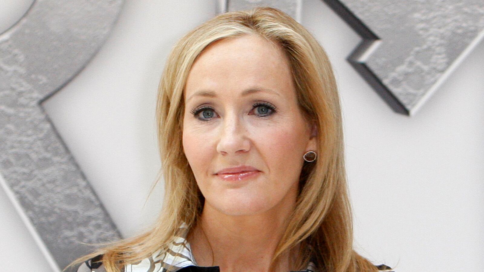 cheats/2012/09/26/rowling-might-revise-two-potter-books/jk-rowling-return-potter-cheat_jsyjag