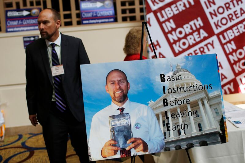 articles/2014/03/30/fringe-factor-convicted-killer-registered-sex-offender-runs-for-california-governor/140328-dickson-fringe_s9idwm