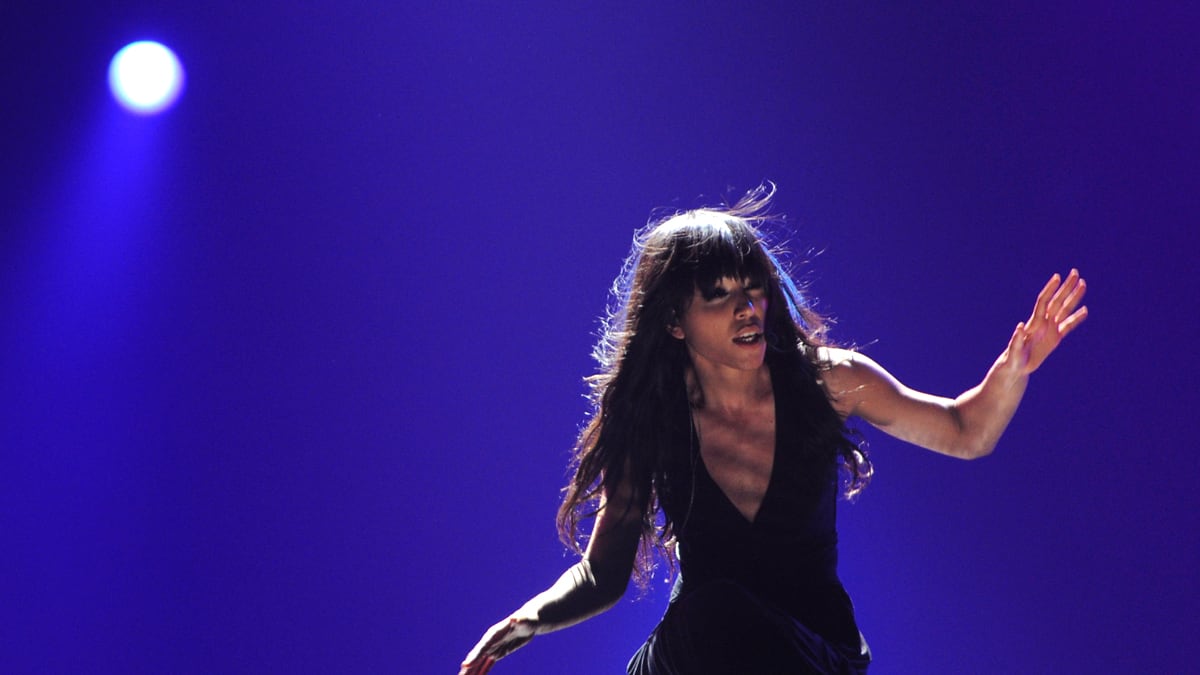 cheats/2012/05/27/sweden-s-loreen-wins-eurovision/eurovision-loreen-cheat_jack2i