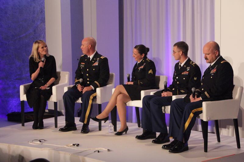 galleries/2012/11/15/william-mcraven-bono-more-from-the-hero-summit-photos/hero-summit-dinner-14_ei67oh