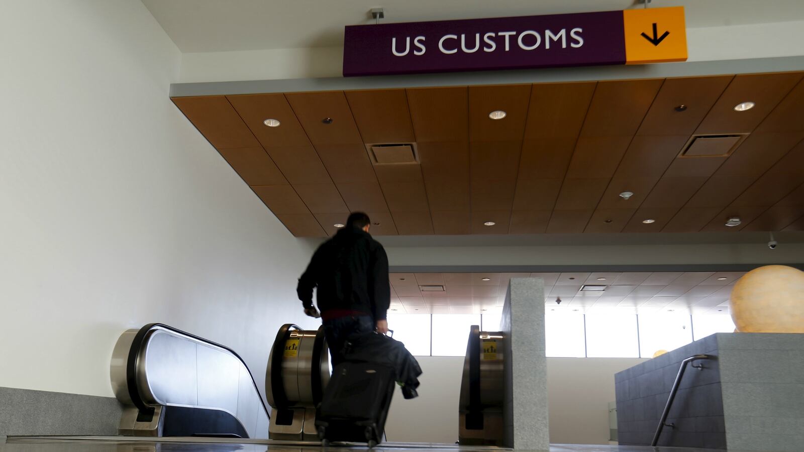 cheats/2016/12/22/us-wants-foreigners-social-media-info/161222-customs-social-media-cheat_gqnx3i