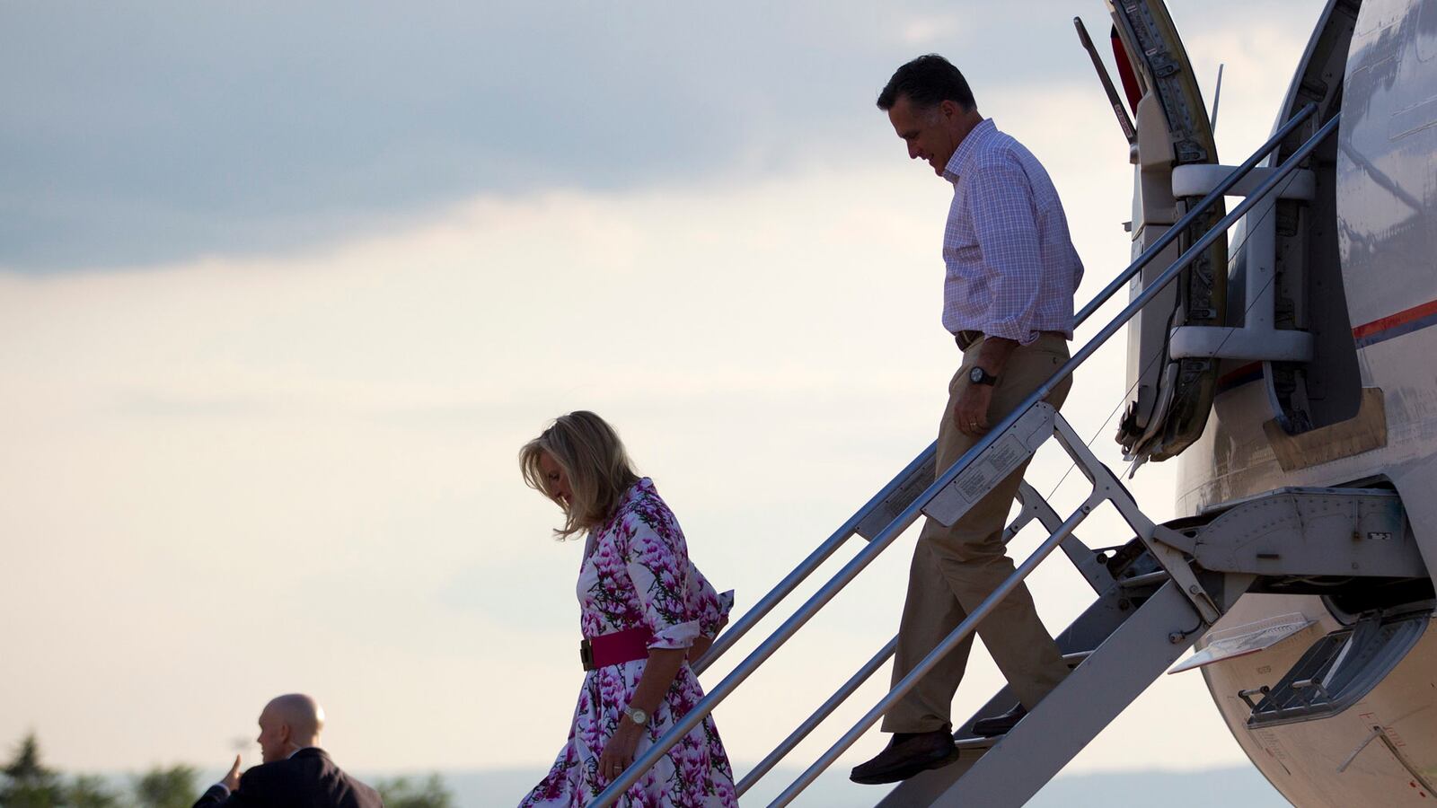 cheats/2012/06/16/on-trail-romney-avoids-immigration/mitt-romney-stumps-penn-cheat_avfdu5