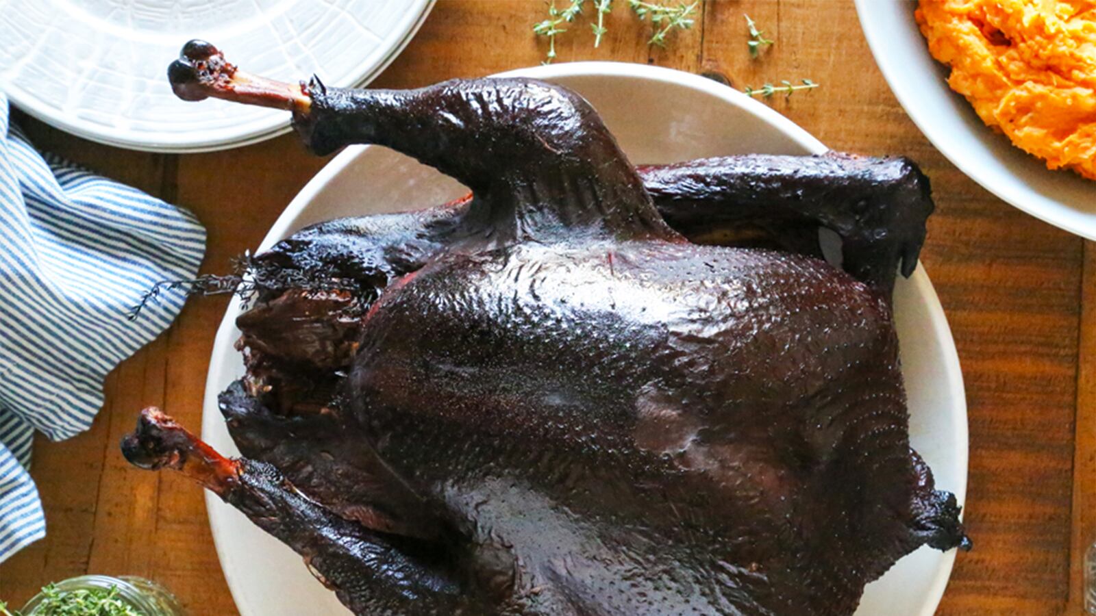 articles/2015/11/25/how-food-bloggers-do-thanksgiving-delicious-meals-for-your-holidays/151124-shire-tgiving-recipies-tease_xplggj