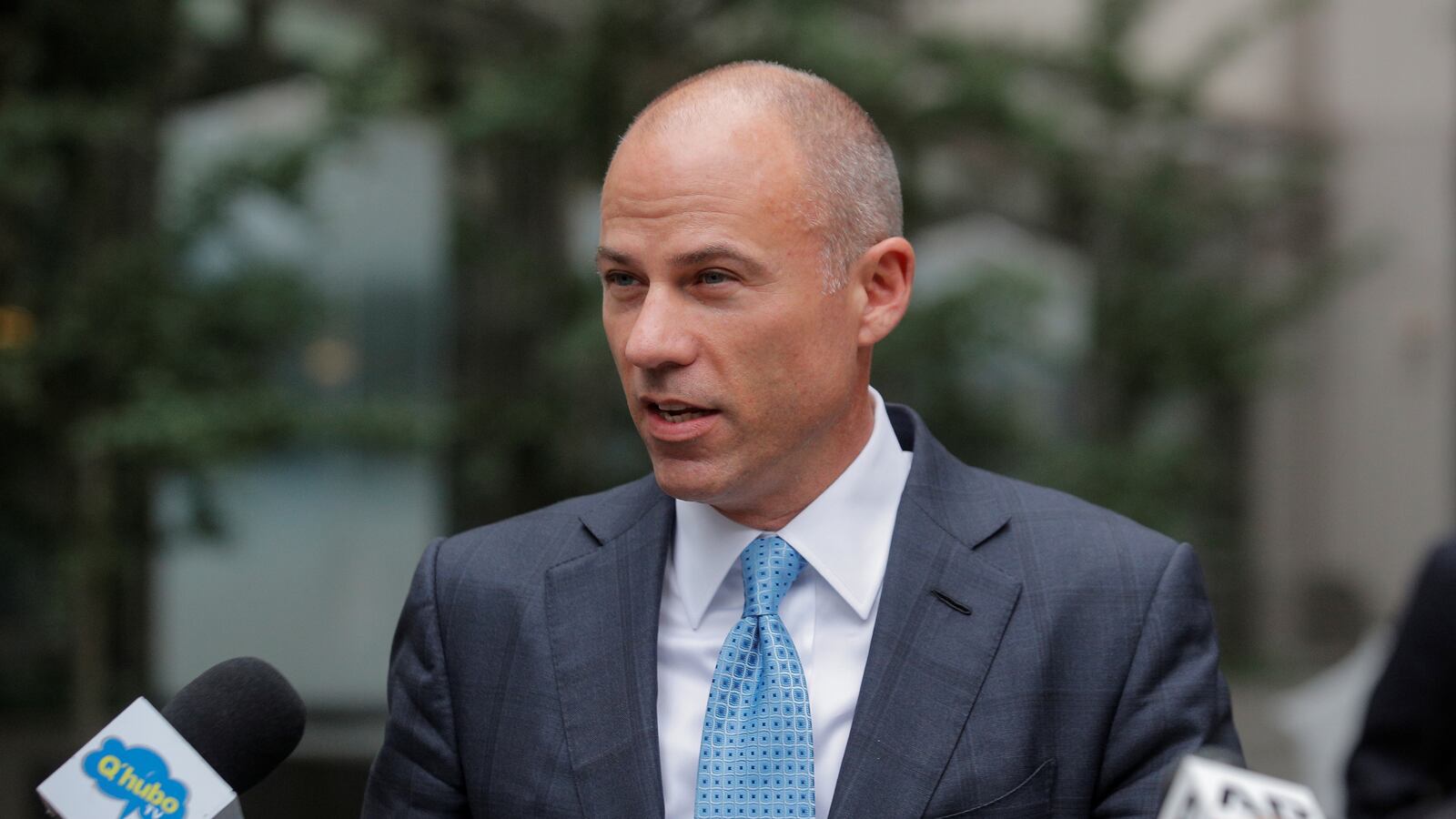 2019-10-08T193246Z_1419672602_RC19EDE52800_RTRMADP_3_USA-CRIME-AVENATTI_jzkiqj