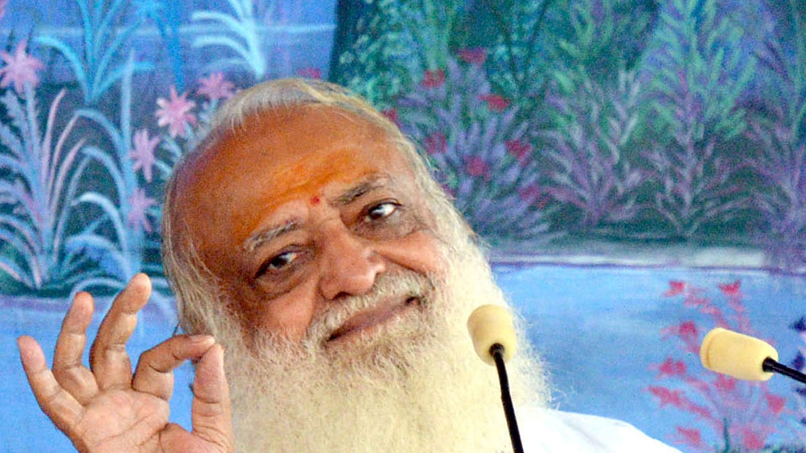 articles/2015/07/16/the-strange-deaths-around-india-s-godman/150715-strochlic-india-guru-tease_g4ch5h