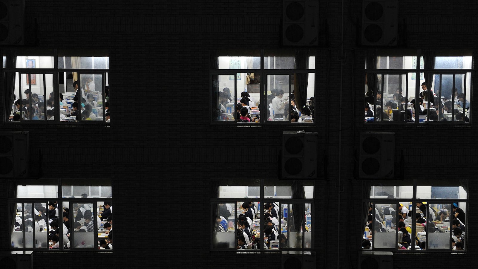 cheats/2015/05/29/u-s-colleges-kick-out-8-000-chinese-kids/10529-chinese-schools-cheat_ppirmg