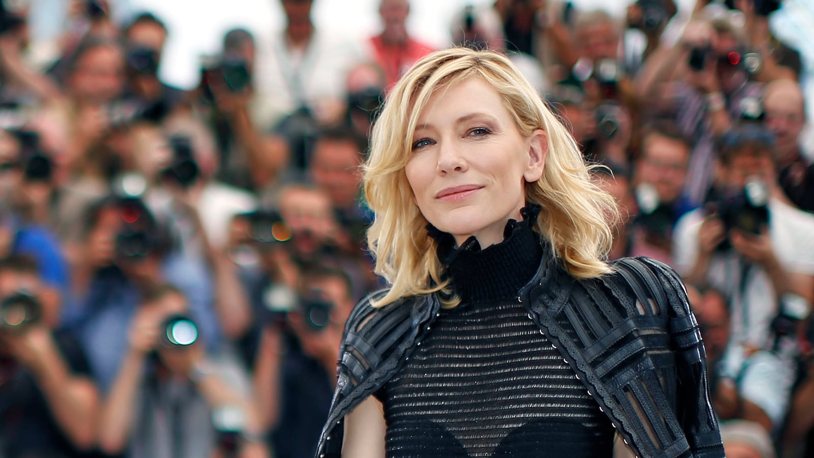 articles/2015/05/24/cate-blanchett-and-the-hollywood-closet/150523-allen-blanchett-closet-tease_nog5gr