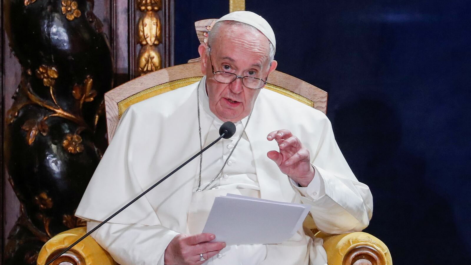 2022-04-02T102508Z_1835847973_RC2YET98OCPQ_RTRMADP_3_POPE-MALTA-PRESIDENT_wq1vmz