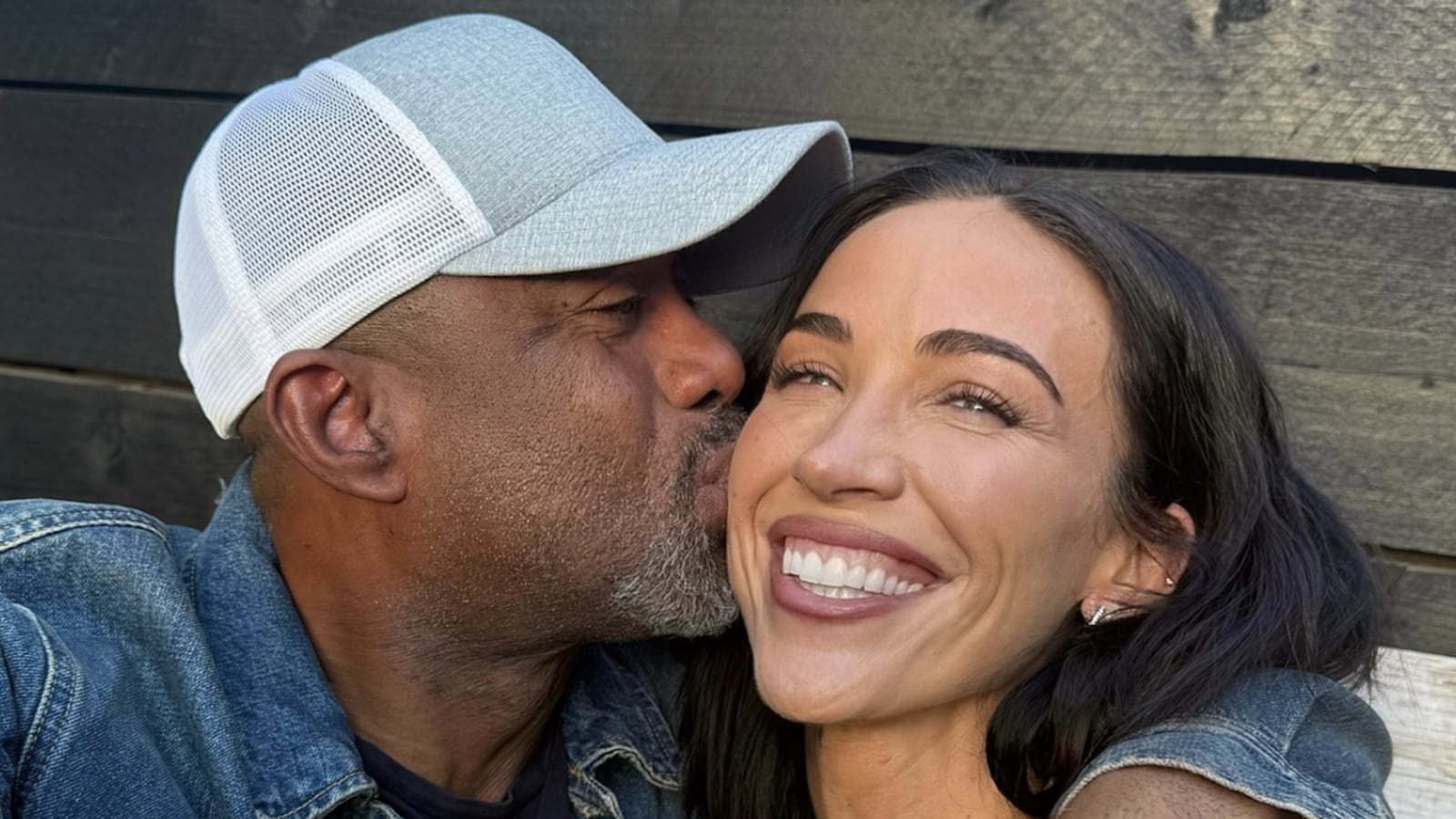 Darius Rucker announced his engagement to Emily Deahl.