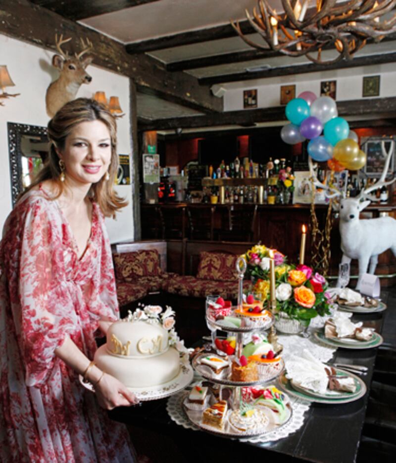 galleries/2011/04/27/crazy-royal-wedding-fans/royal-wedding-fans---golriz-moeini_jrdpl5