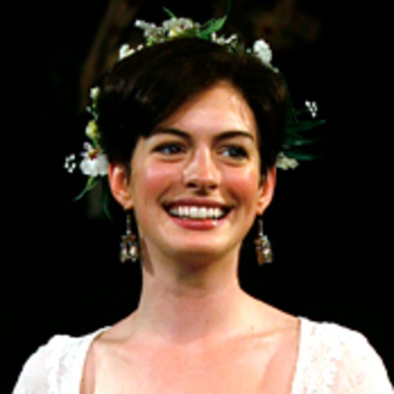 articles/2009/06/28/anne-hathaways-magical-night/menaker-anne-hathaway-twelth-night_34680_nvppeh