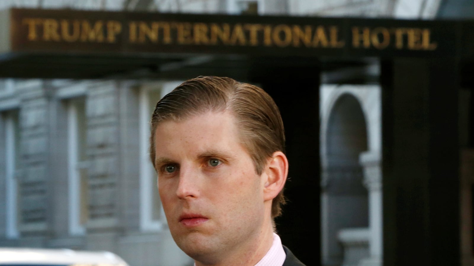 cheats/2016/11/08/eric-trump-s-ballot-pic-reported-to-boe/161108-eric-trump-boe-cheat_rmmst8