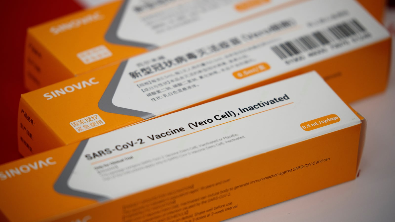 2020-11-17T233016Z_516704279_RC2B5K9VBQRI_RTRMADP_3_HEALTH-CORONAVIRUS-SINOVAC_joyey0