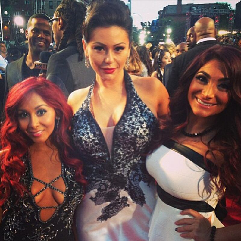 galleries/2013/09/01/miley-cyrus-justin-timberlake-more-celebrity-twitter-pictures-photos/130827-celeb-twits-02_oj1grh