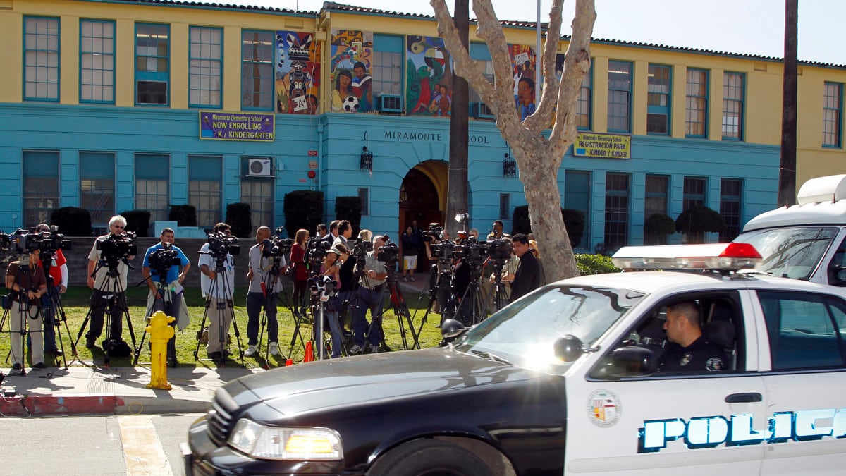 cheats/2012/02/06/l-a-school-closed-in-sex-probe/miramonte-elementary-school-abuse-closing-cs_paif88