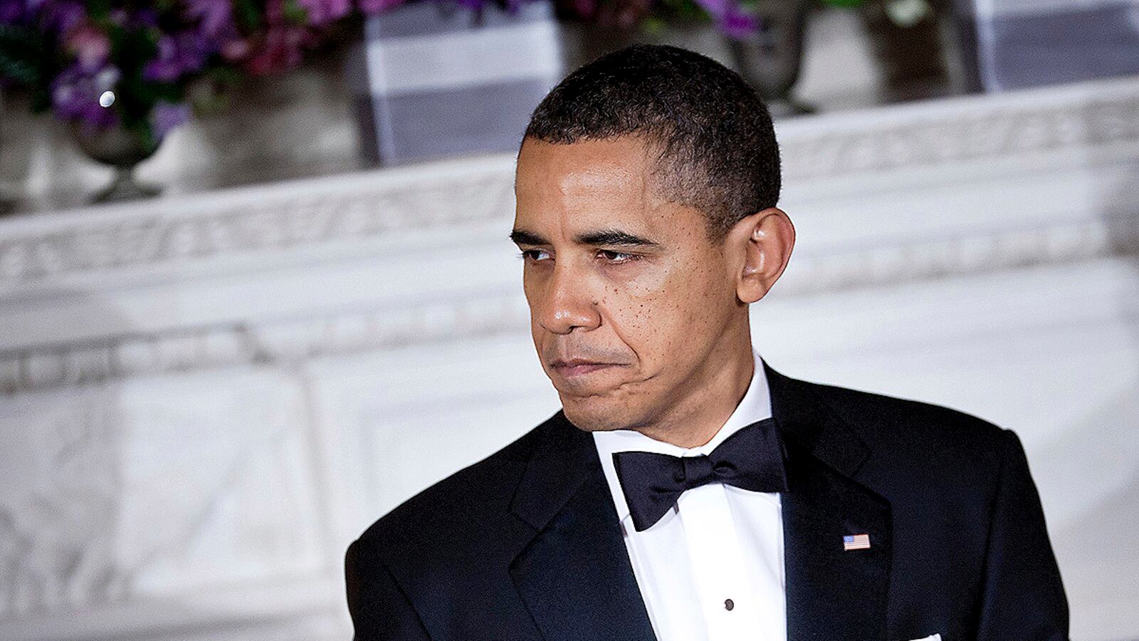 articles/2012/02/27/obama-dragged-down-by-complex-issues/obama-down-cheat_oqntyj