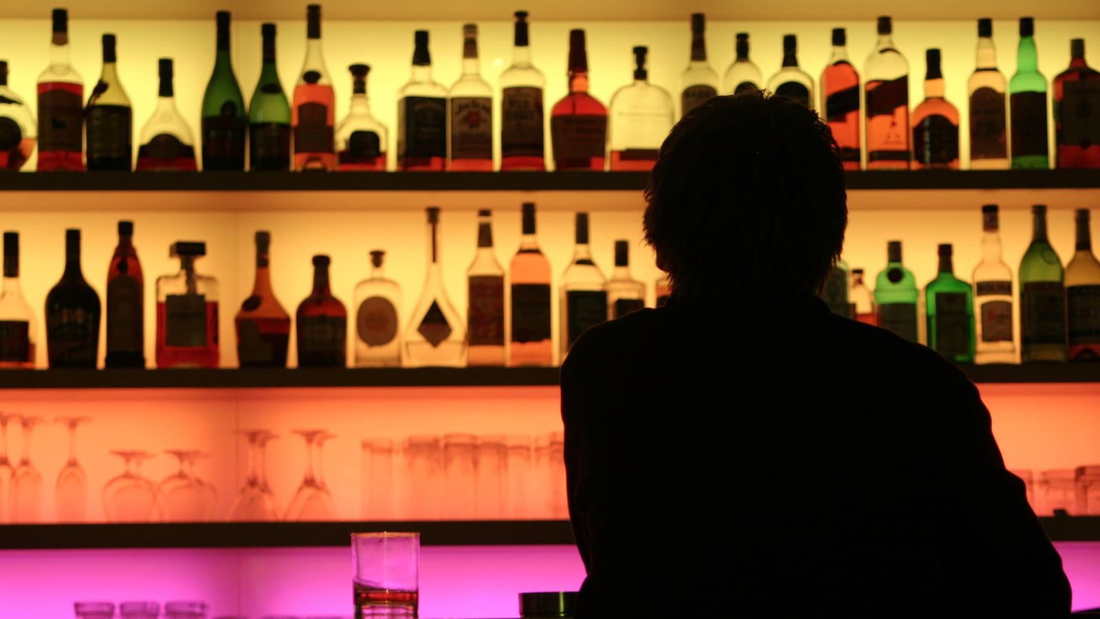 180830-rothbaum-whiskey-tease_mfxkej