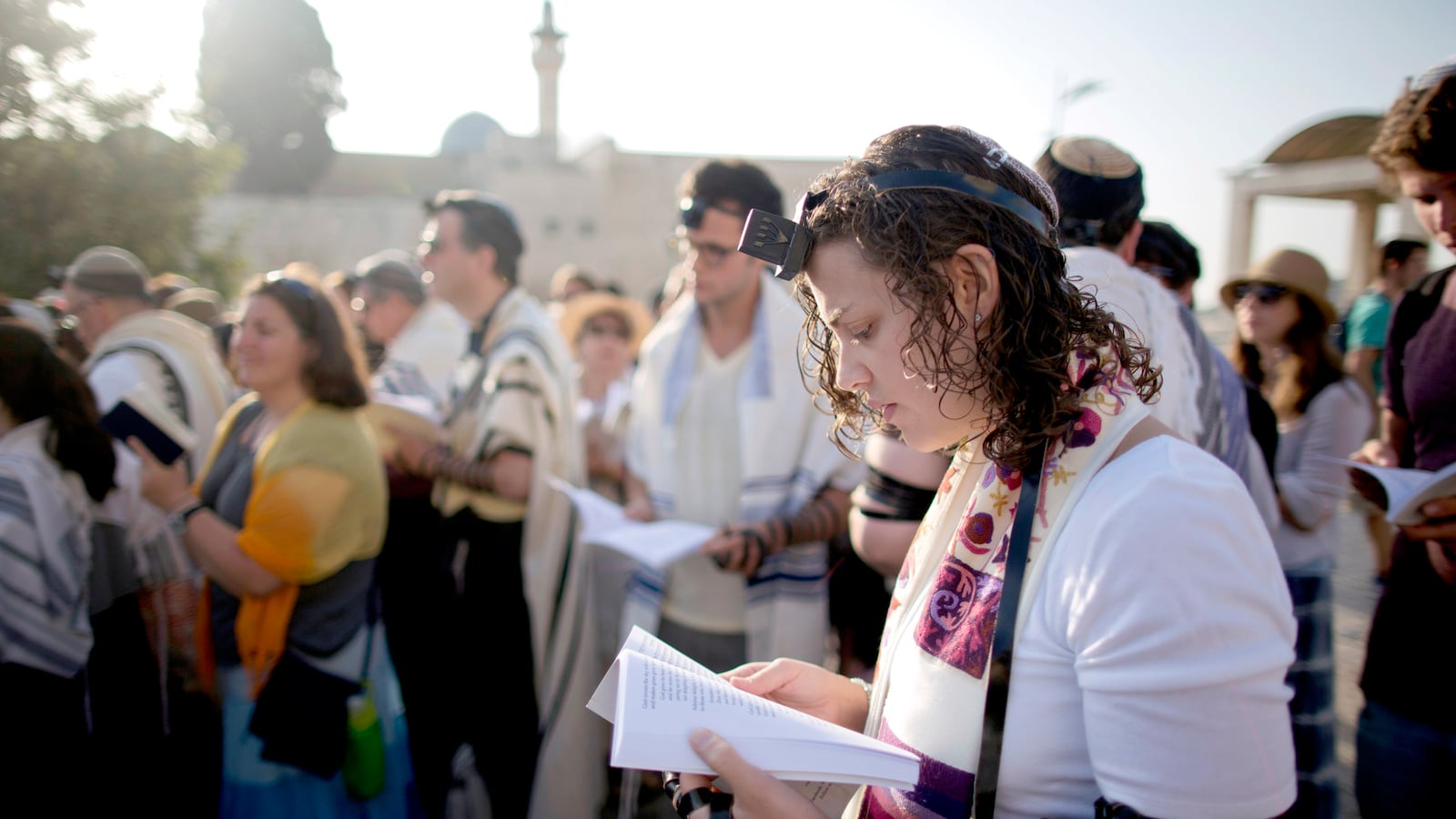 articles/2013/07/12/how-do-we-deal-with-the-baseless-hatred-at-the-western-wall/130708-witw-women-of-the-wall-cheat_izaqkg