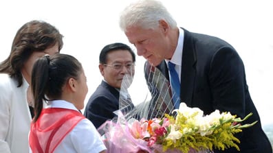 cheats/2009/08/03/mr-clinton-goes-to-north-korea/bill-clinton-korea-02_ha89v8