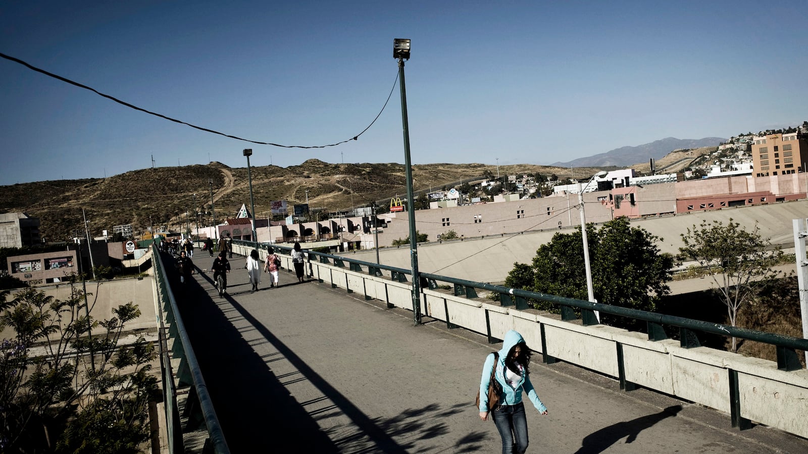 articles/2013/09/26/lost-and-found-in-tijuana-behind-an-amazing-american-rescue/130925-tijuana-missing-woman-tease_bypvoh