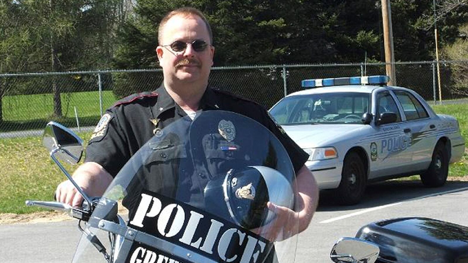 cheats/2012/04/13/police-chief-in-nh-town-killed/police-shooting-nh-maloney-cheat_wymr06