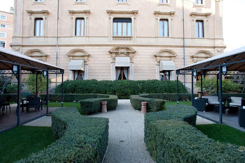 galleries/2013/10/10/royal-for-the-weekend-nine-historic-castles-mansions-and-estates-where-you-can-stay-photos/royal-weekend-trivelli_dhjxqd