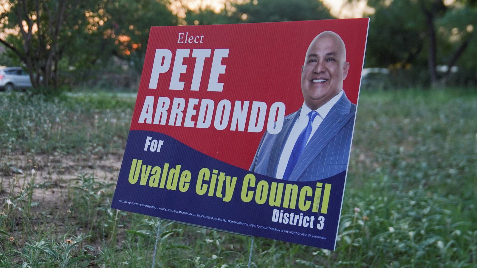 2022-05-30T214014Z_490294127_RC2EHU97YJ9L_RTRMADP_3_TEXAS-SHOOTING_xrmztd