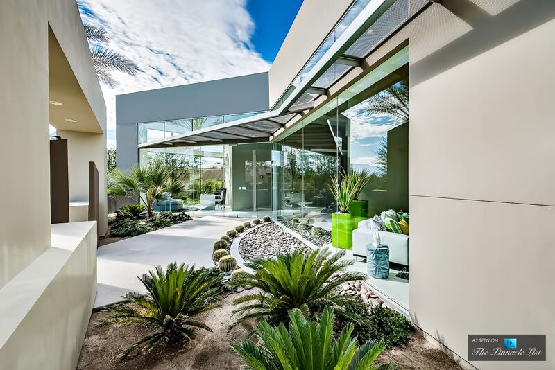 180213-mcnearney-omg-i-want-this-house-ranch-mirage-07_yuyd72