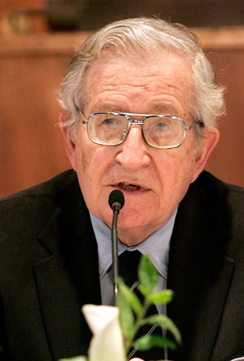 galleries/2011/12/15/christopher-hitchens-most-famous-feuds-photos/hitchens-feuds-chomsky_hfmop7