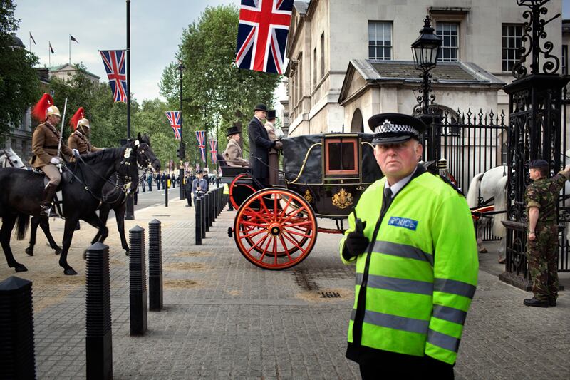 galleries/2011/04/28/royal-wedding-fans-camping-at-westminster-abbey/verzone-wedding---10_e5k5d3