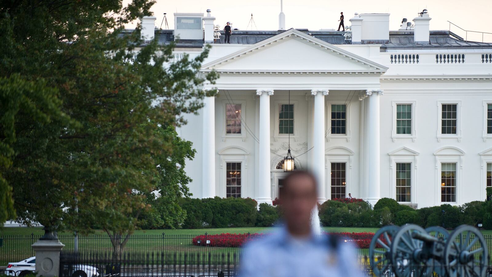 cheats/2014/05/11/secret-service-pulled-from-white-house/140511-secret-service-cheat_on8lw1