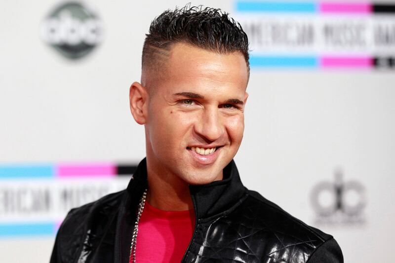 galleries/2009/08/03/famous-tax-evaders/140924-situation-tax-evasion-tease_ksnkxv