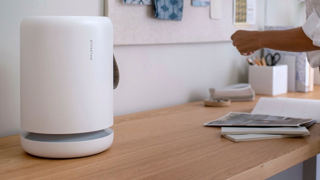 546e43541362082a4a737817a528269998d9c759_molekule-air-mini-office_b26xbw