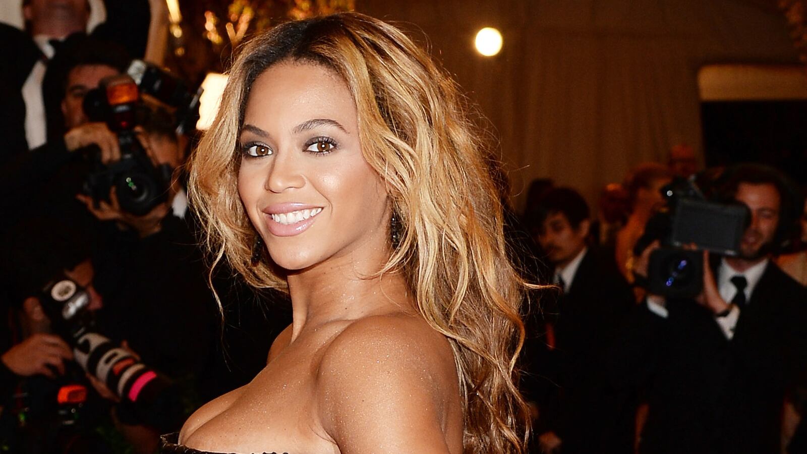 cheats/2013/05/15/beyonc-cancels-belgian-concert/130515-beyonce-cancel-show-cheat_gggfpl