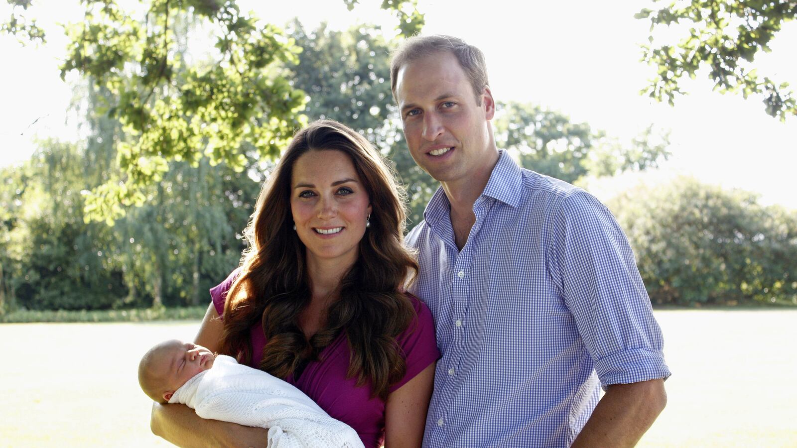 articles/2014/03/20/kate-william-and-george-s-tour-of-australia-key-dates/pantone-kate-middleton_favmee