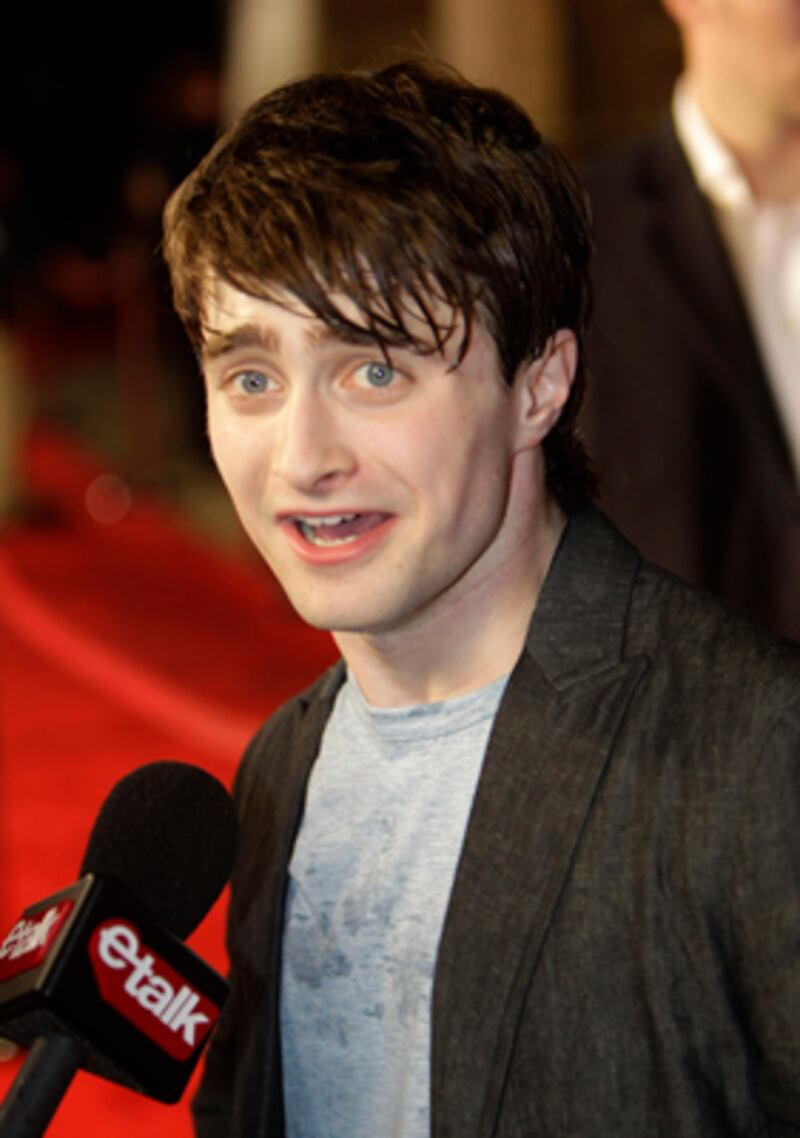 galleries/2012/02/08/daniel-radcliffes-biggest-controversies-photos/daniel-radcliffe-controversies-drunk-again_dtsn84